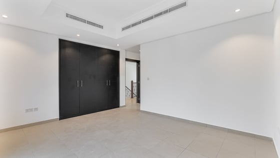 Corner unit villa in Al Furjan with spacious layout, picture 9