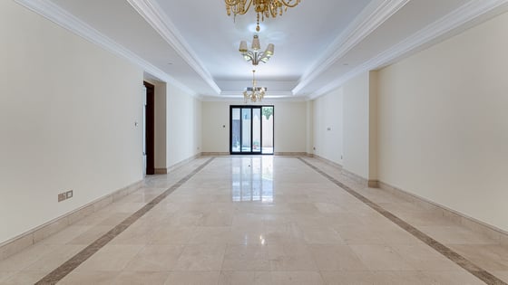 Stunning apartment in Palm Jumeirah with beach access, picture 1