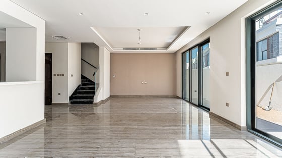 Brand new townhouse in Damac Hills near trump golf, picture 1