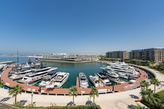 Luxurious 3Bedroom Apartment in Bvlgari Residences, picture 1