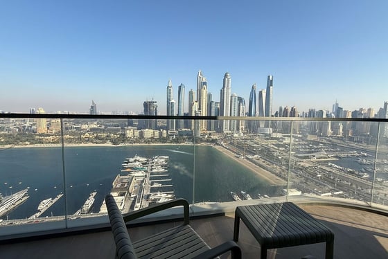 Fully Furnished | High Floor | Beachfront, picture 1