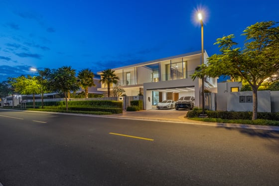 Lavish Golf Villa with Outdoor Gym and Jacuzzi, picture 28