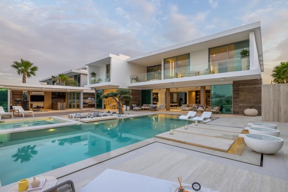 Lavish Golf Villa with Outdoor Gym and Jacuzzi, picture 27