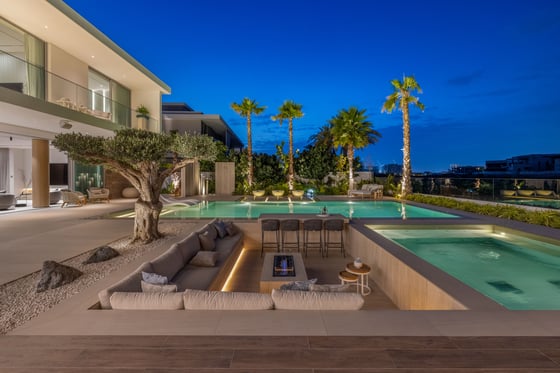 Lavish Golf Villa with Outdoor Gym and Jacuzzi, picture 29