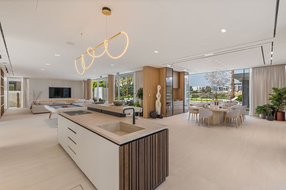 Lavish Golf Villa with Outdoor Gym and Jacuzzi, picture 17