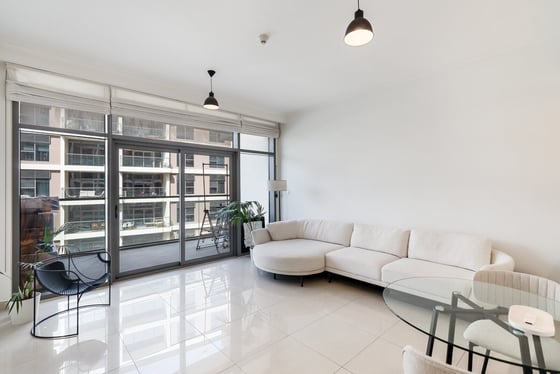 Large Layout | Vacant on Transfer | Unfurnished, picture 1