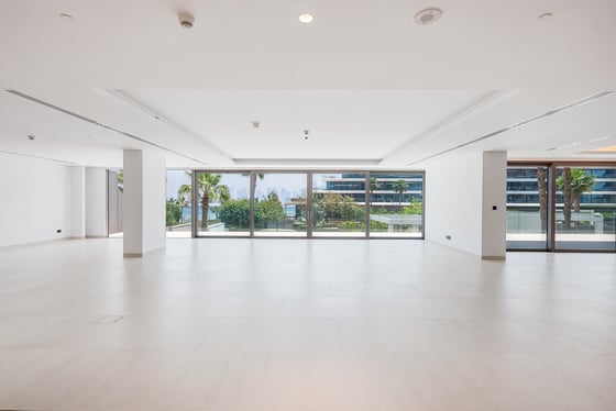 Brand New | Palm and Garden View | Vacant, picture 2