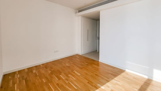 Opulent apartment in Bluewaters with panoramic sea view, picture 5