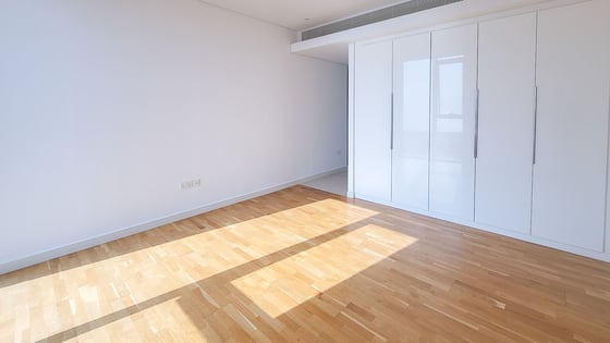 Opulent apartment in Bluewaters with panoramic sea view, picture 6