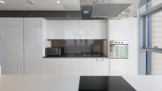 Opulent apartment in Bluewaters with panoramic sea view, picture 3