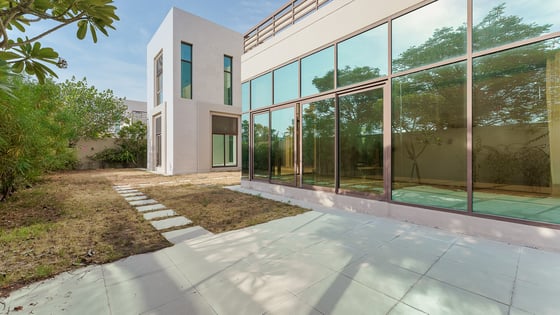 Corner villa in Meydan with expansive layout designed, picture 1