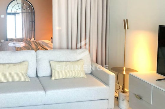 Biggest Studio on High Floor I Furnished I VOT, picture 3
