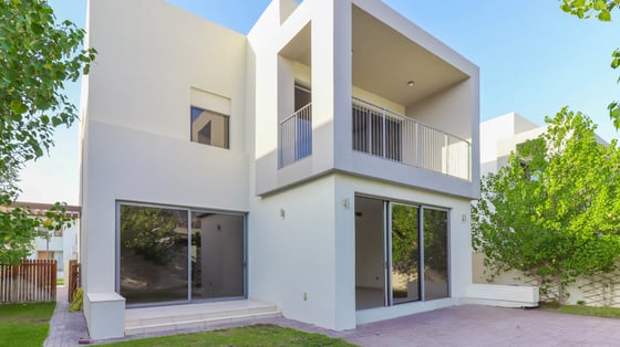 Single row villa in Dubai Hills Estate with huge layout, picture 1