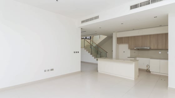 Single row villa in Dubai Hills Estate with huge layout, picture 2