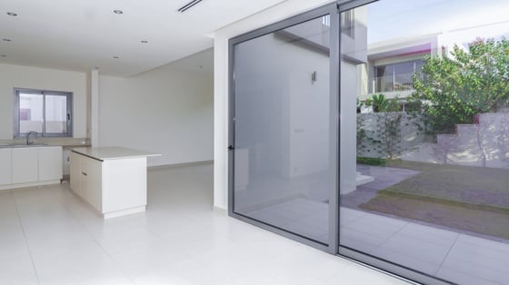 Single row villa in Dubai Hills Estate with huge layout, picture 4