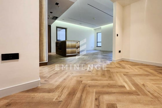 Upgraded | Marina Views | Vacant, picture 2