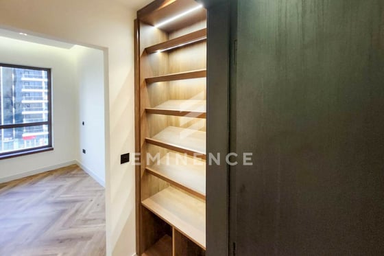 Upgraded | Marina Views | Vacant, picture 9