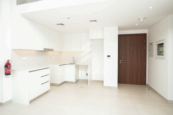 VACANT | BRAND NEW | BURJ AL ARAB VIEW | SPACIOUS, picture 6