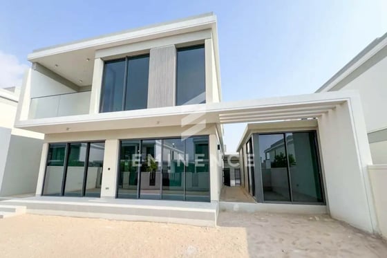 Large Plot | Single Row | Vacant | Near Pool, picture 1