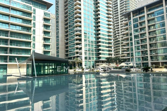 Prime Location | Vacant | Partial Marina View, picture 2