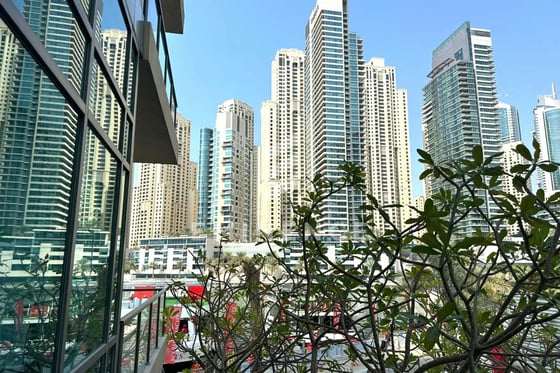 Prime Location | Vacant | Partial Marina View, picture 12
