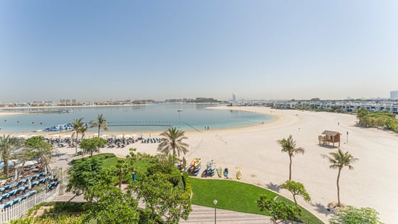 Vacant apartment in Palm Jumeirah with panoramic views, picture 1
