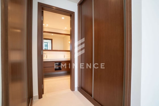Genuine Resale | Branded | Sea View, picture 12