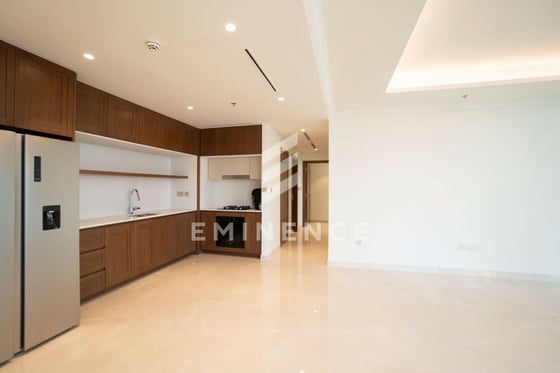 Genuine Resale | Branded | Sea View, picture 9