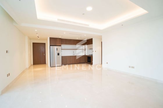 Genuine Resale | Branded | Sea View, picture 8