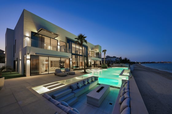 Modern 6 Bed Mansion I Prime Location I Vacant, picture 1