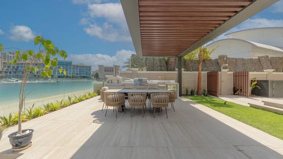 Unprecedented Palm Jumeirah Beachfront Villa, picture 12