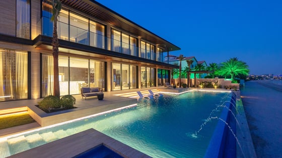 Unprecedented Palm Jumeirah Beachfront Villa, picture 1