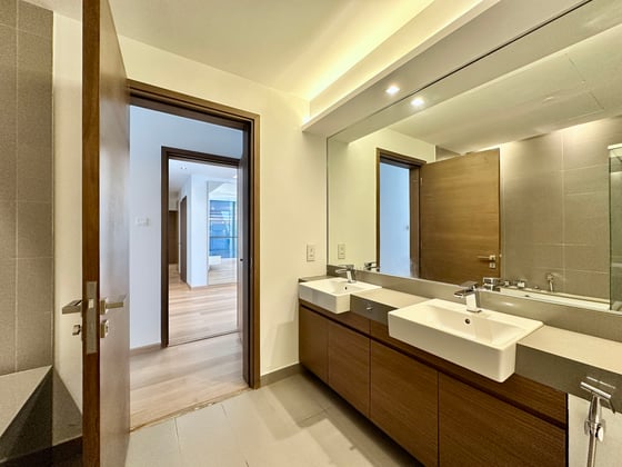 Fully Furnished | Upgraded | Burj Views | Vacant, picture 19