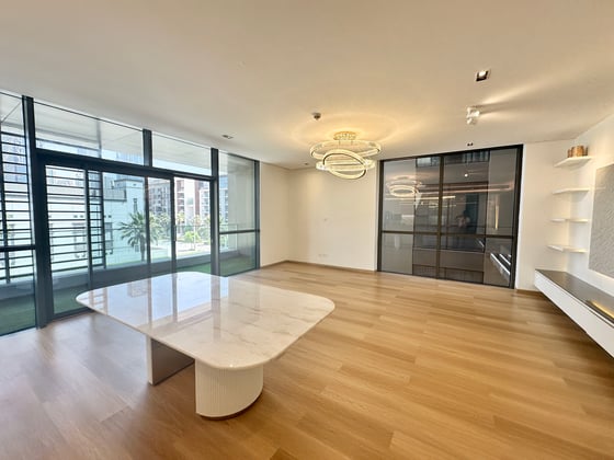 Fully Furnished | Upgraded | Burj Views | Vacant, picture 1
