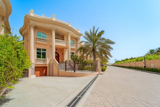 Luxurious Villa | Raffles The Palm | Beach Front, picture 1