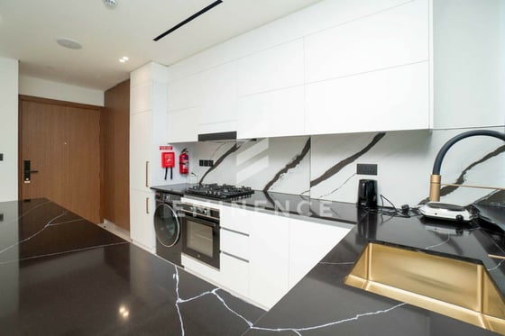 Furnished | Jacuzzi on Terrace | Full Canal View, picture 10