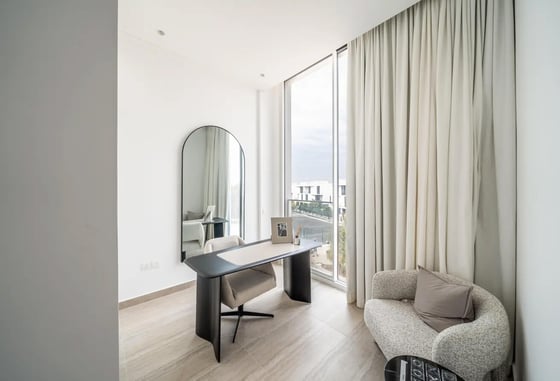 Park and Lagoon View   |   Handover Soon, picture 12