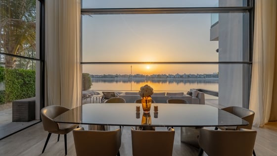 Stunning Minimalist Beachfront Villa on the Palm, picture 20