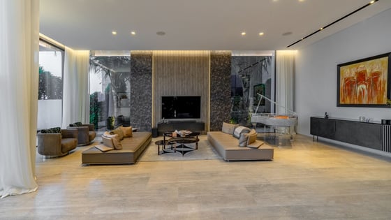 Stunning Minimalist Beachfront Villa on the Palm, picture 7