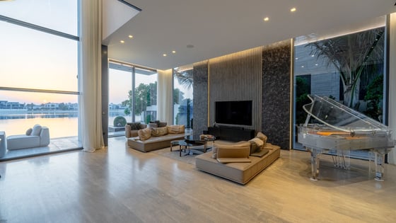 Stunning Minimalist Beachfront Villa on the Palm, picture 6