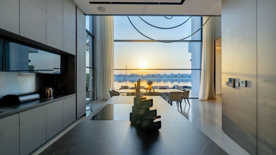 Stunning Minimalist Beachfront Villa on the Palm, picture 19
