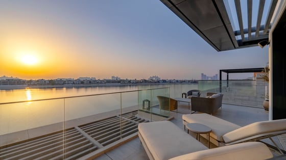Stunning Minimalist Beachfront Villa on the Palm, picture 1