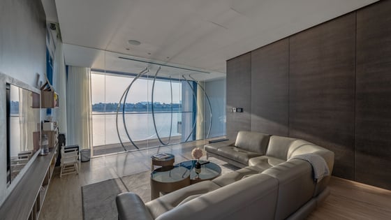 Stunning Minimalist Beachfront Villa on the Palm, picture 9