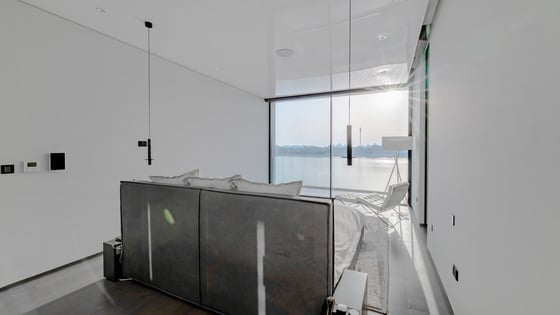 Stunning Minimalist Beachfront Villa on the Palm, picture 10