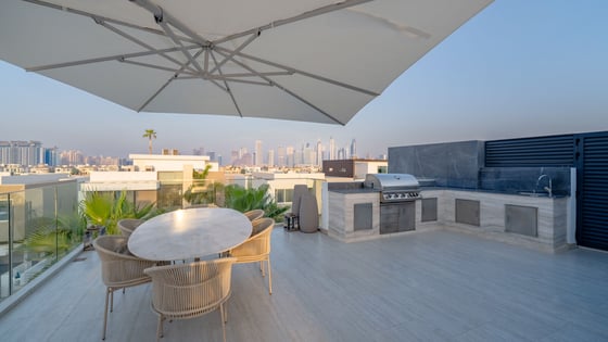 Stunning Minimalist Beachfront Villa on the Palm, picture 24