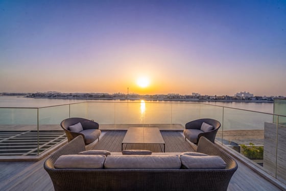 Stunning Minimalist Beachfront Villa on the Palm, picture 18