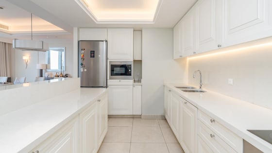Luxury apartment in Downtown with modern interior, picture 4
