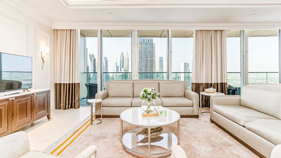 Luxury apartment in Downtown with modern interior, picture 2