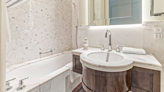 Luxury apartment in Downtown with modern interior, picture 11