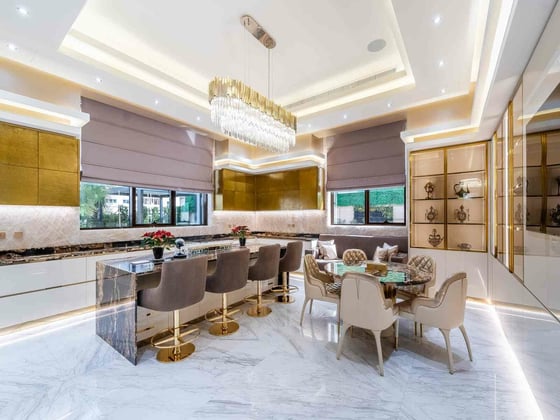 Expansive Luxury Mansion | Full Lake View, picture 9